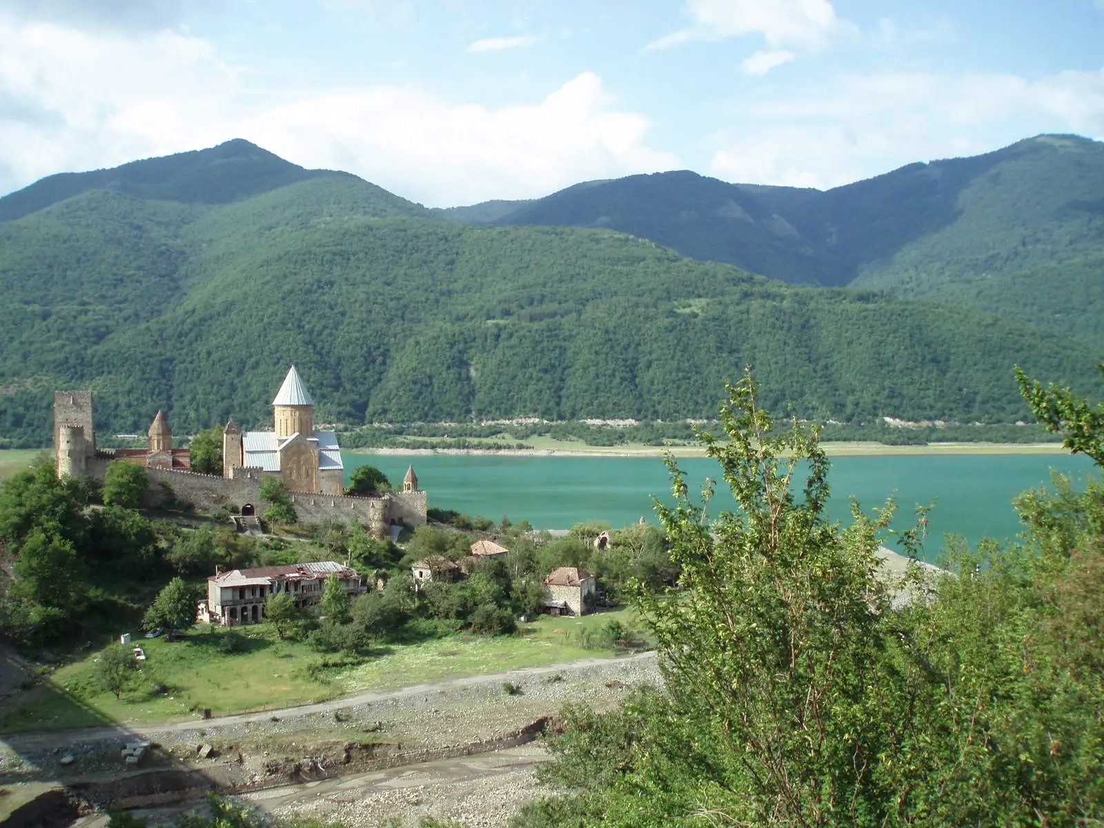 Ananuri fortress